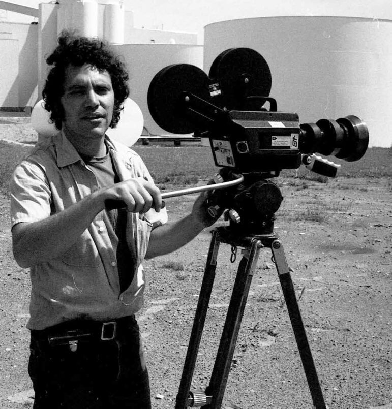 Kartemquin Films co-founder Gordon Quinn with a 16mm camera.