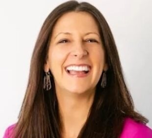 Headshot of NPR CDO Rachel Evans