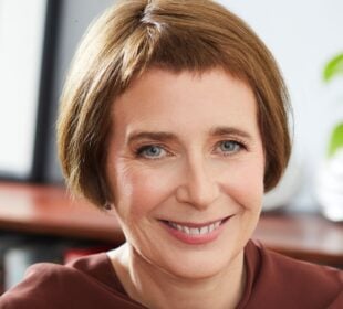 Headshot of New York Public Radio CEO Christy Tanner