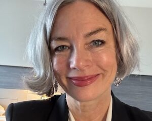 Headshot of Julie Parr