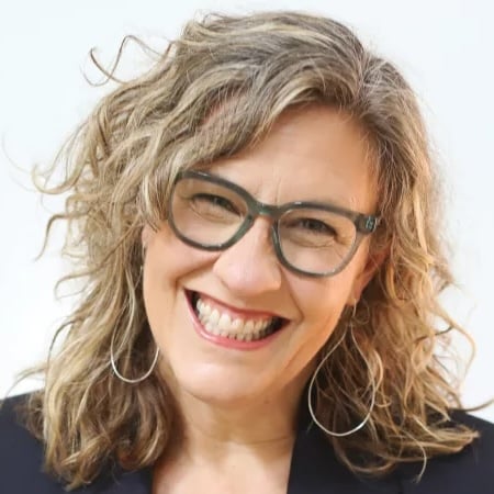 Headshot of Nadine Zylstra